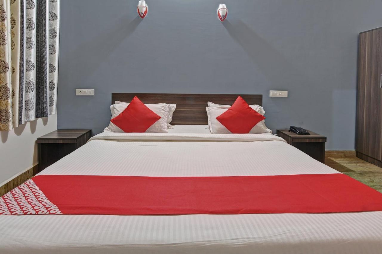 Hotel Oyo 48704 Rashi Farms Hubli Exteriér fotografie