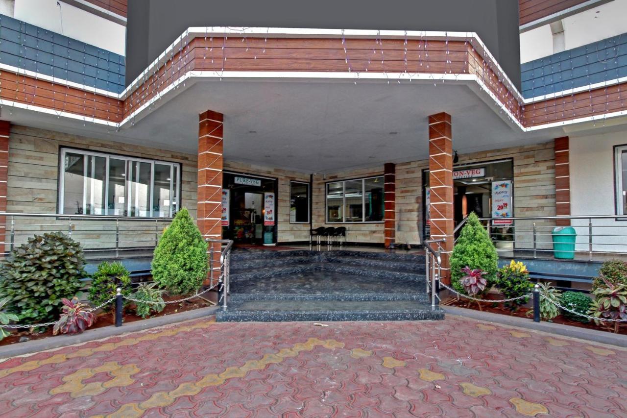 Hotel Oyo 48704 Rashi Farms Hubli Exteriér fotografie