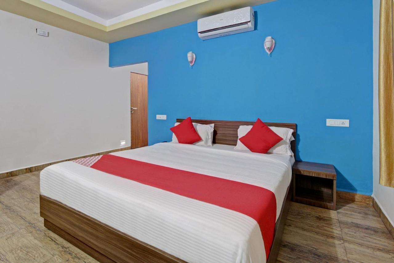 Hotel Oyo 48704 Rashi Farms Hubli Exteriér fotografie